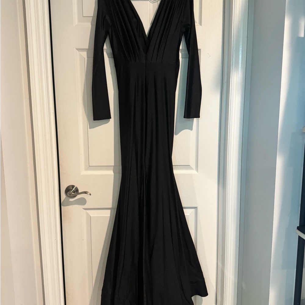 CeliaB Black V-Neck Long Sleeve Cocktail Gown